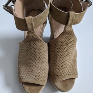 Marc Fisher Wedges (6.5)